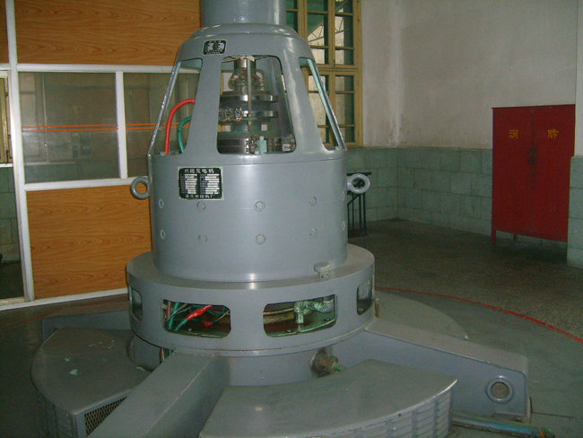 水輪發(fā)電機(jī)